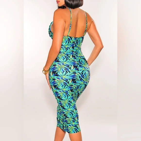 HOT MIAMI STYLES TROPICAL PRINT V NECK
SPAGHETTI STRAPS RUCHED
DRESS - Picture 3 of 8